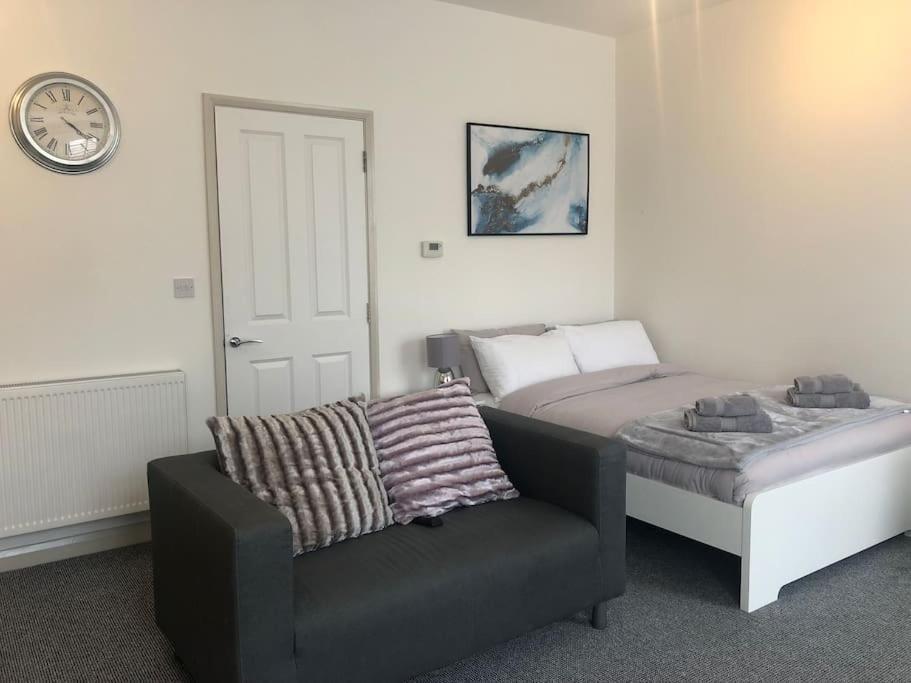 Newly Renovated Modern Studio Apartment Penzance Bagian luar foto