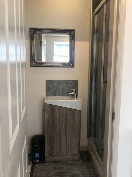 Newly Renovated Modern Studio Apartment Penzance Bagian luar foto